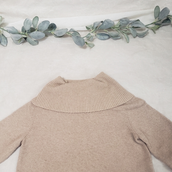 Sweater - Picture 3 of 4